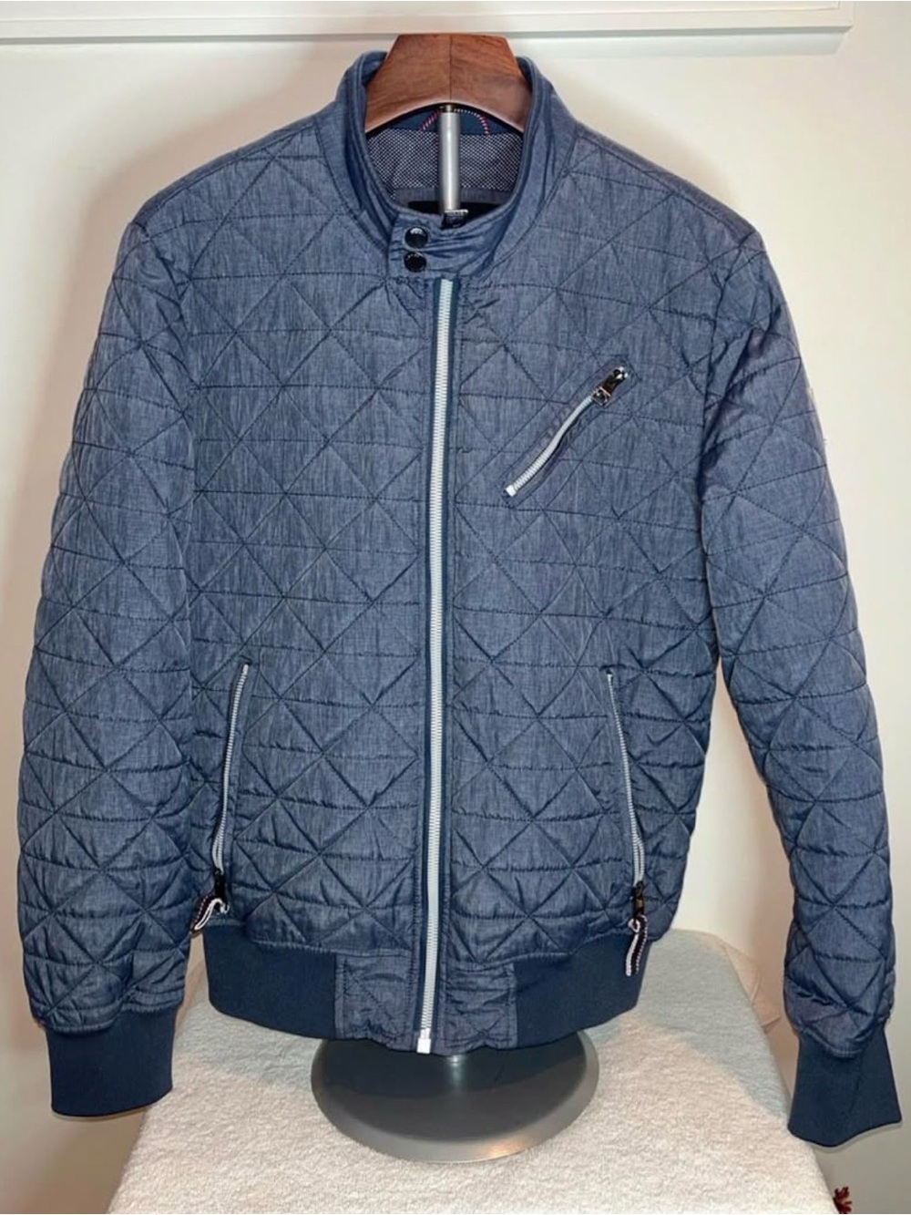 Guess Mens Size Small Blue Bomber Jacket Full Zip Logo Shoulder Patch